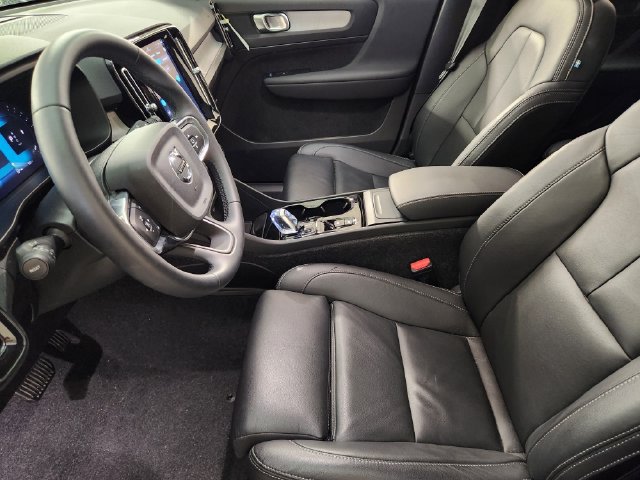 Certified 2026 Volvo XC40 B5 Plus w/ Protection Package Premier AWD/4WD image 14