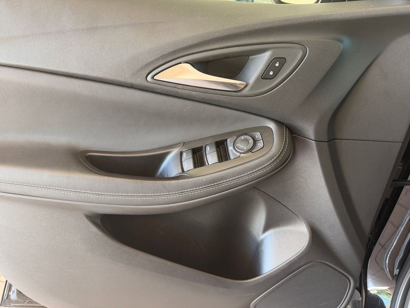 Used 2025 Buick Encore GX Preferred FWD image 18