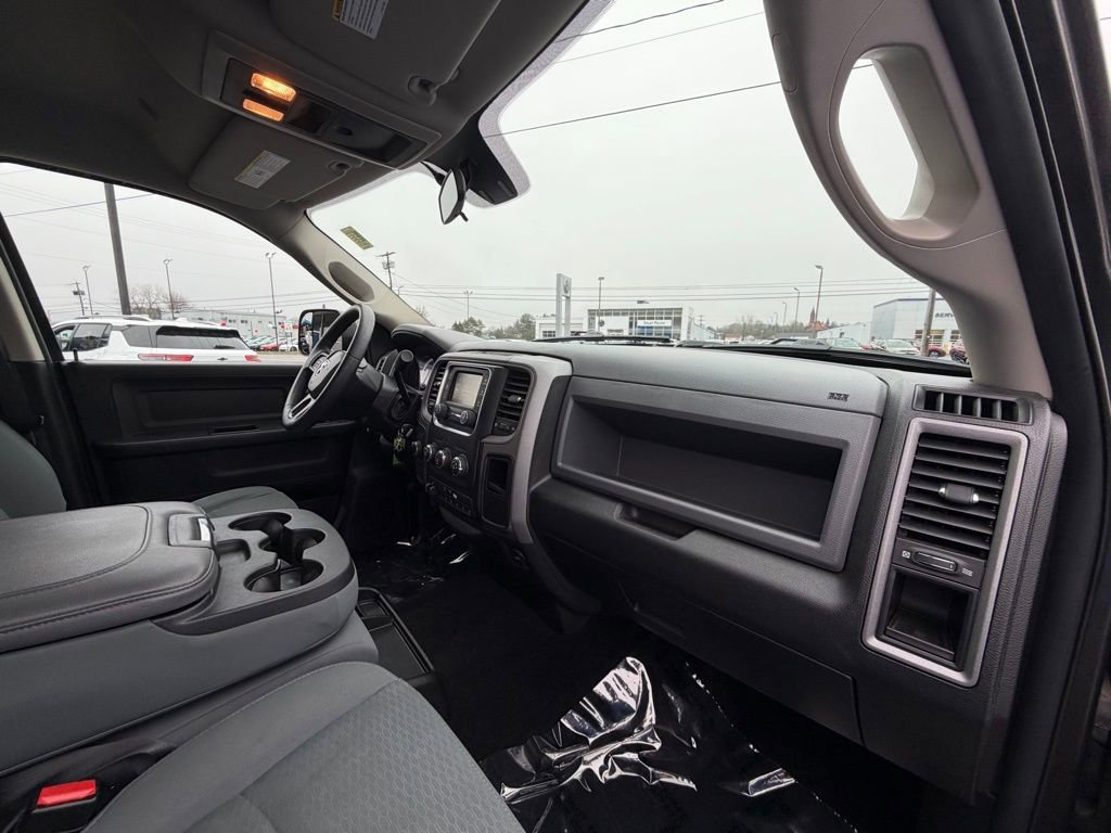 Used 2018 RAM 2500 Tradesman w/ Chrome Appearance Group image 11