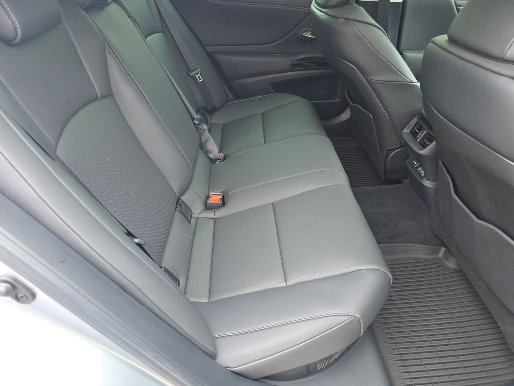 Certified 2025 Lexus ES 300h w/ Premium Package image 16