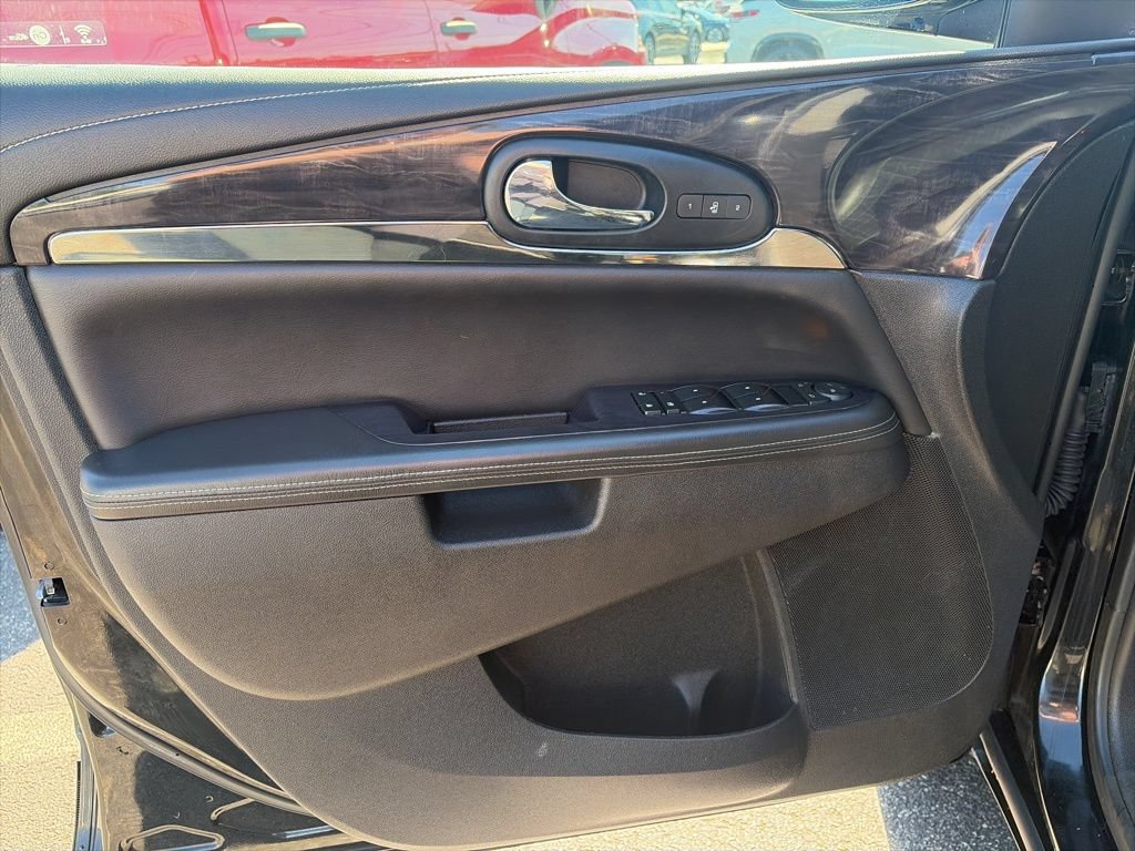 Used 2017 Buick Enclave Leather FWD image 13