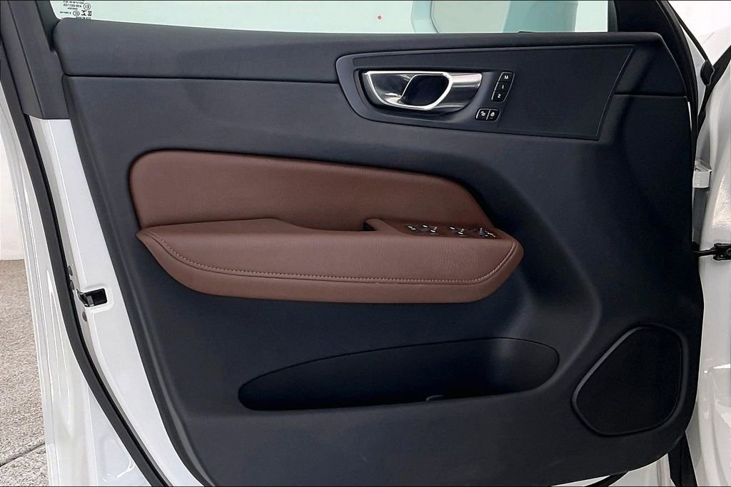 Certified 2022 Volvo XC60 T8 Inscription Expression image 22
