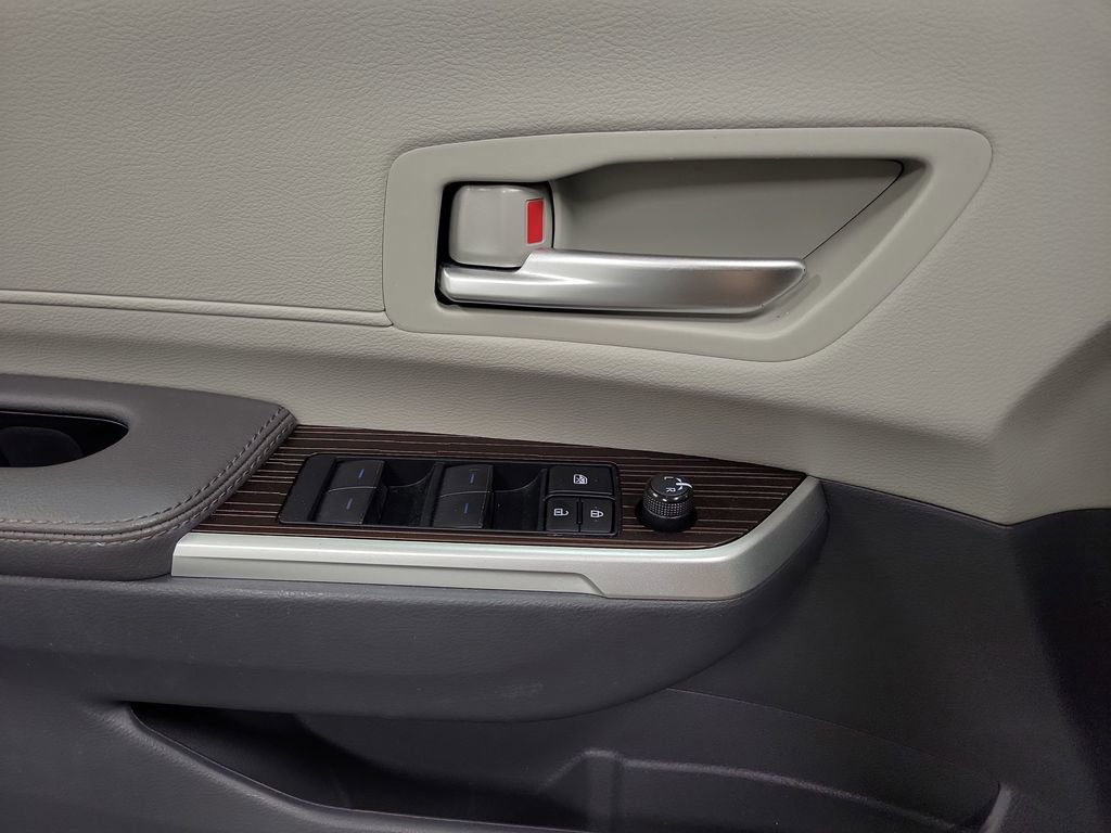 Used 2024 Toyota Sienna XLE w/ XLE Plus Package image 19