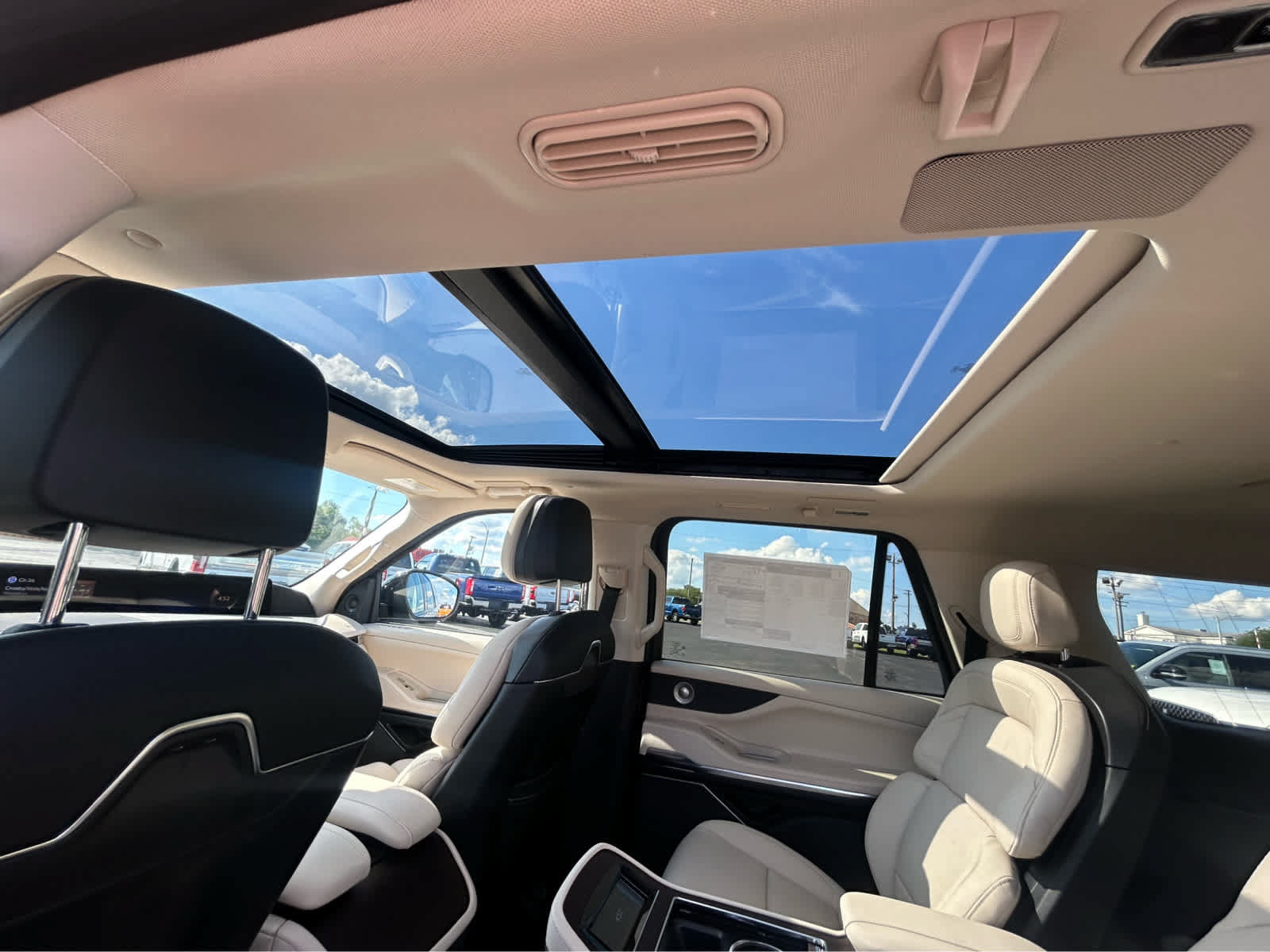 New 2027 Lincoln Navigator L Reserve w/ Jet Appearance Package AWD/4WD image 16