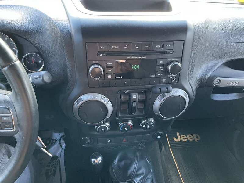 Used 2017 Jeep Wrangler Unlimited Sport w/ Quick Order Package 23S AWD/4WD image 24