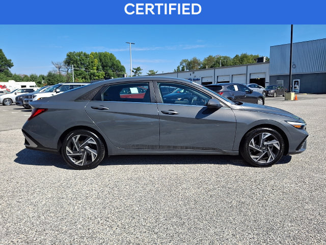 Certified 2025 Hyundai Elantra Limited FWD image 7