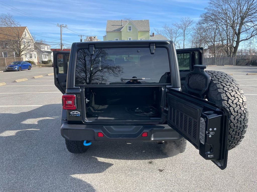 Used 2023 Jeep Wrangler Unlimited Rubicon 4xe w/ Cold Weather Group AWD/4WD image 24