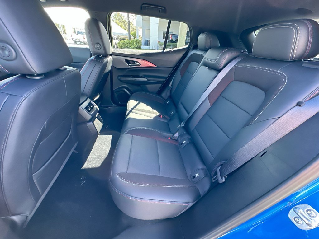 Certified 2025 Chevrolet Equinox EV RS FWD image 23