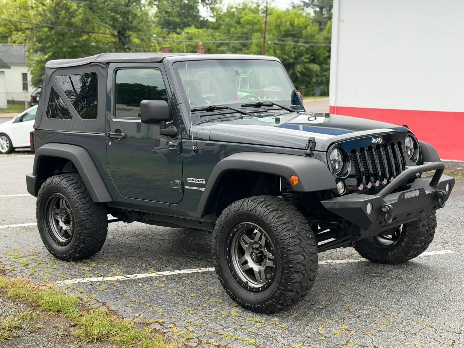 Used 2018 Jeep Wrangler Sport AWD/4WD image 3