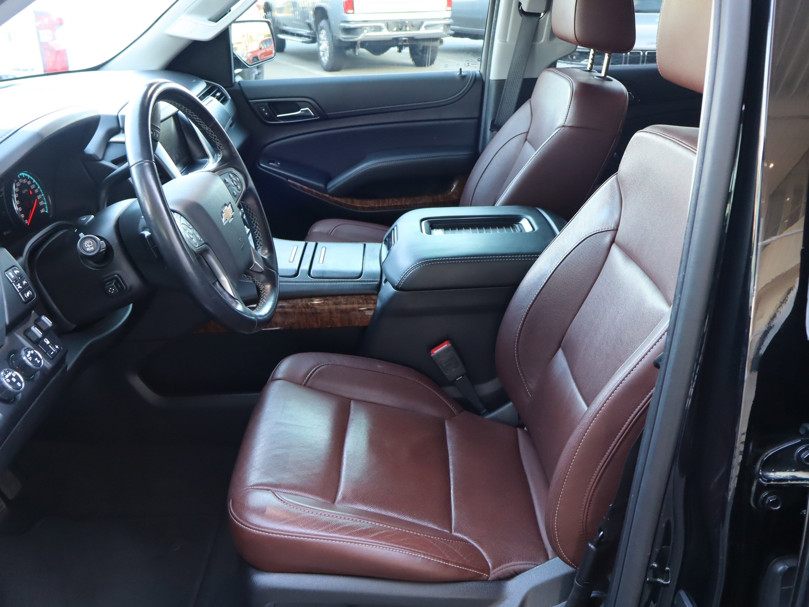 Used 2020 Chevrolet Suburban Premier w/ Premier Plus Edition image 19