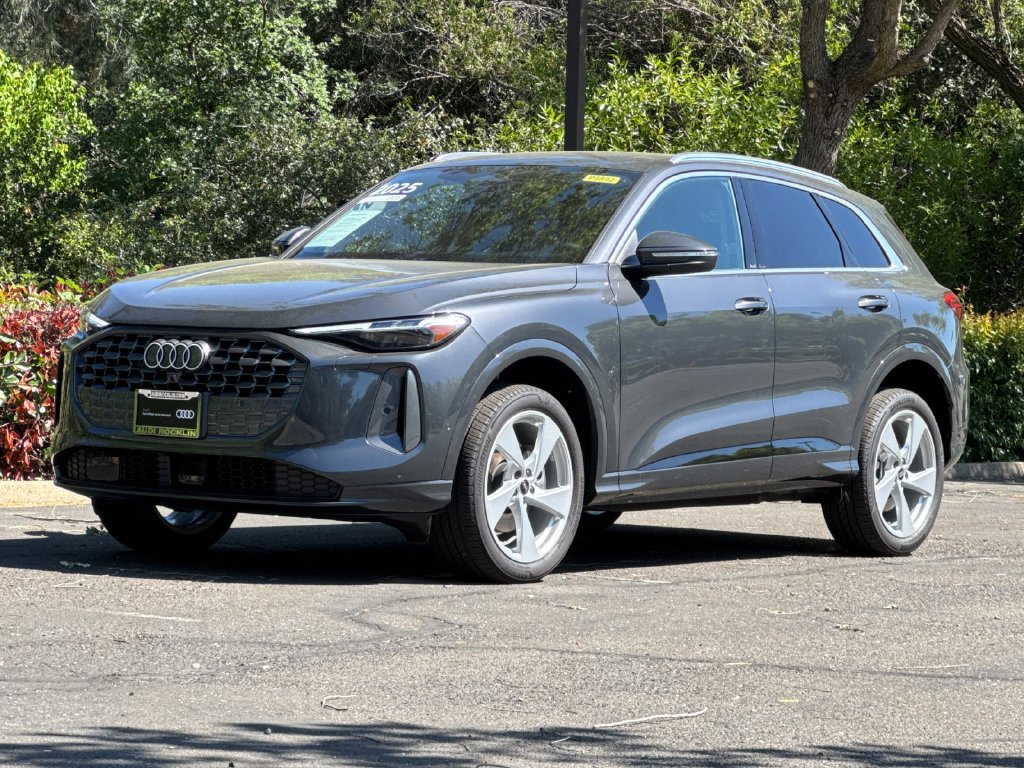 Used 2025 Audi Q5 Premium Plus w/ Premium Plus AWD/4WD image 15