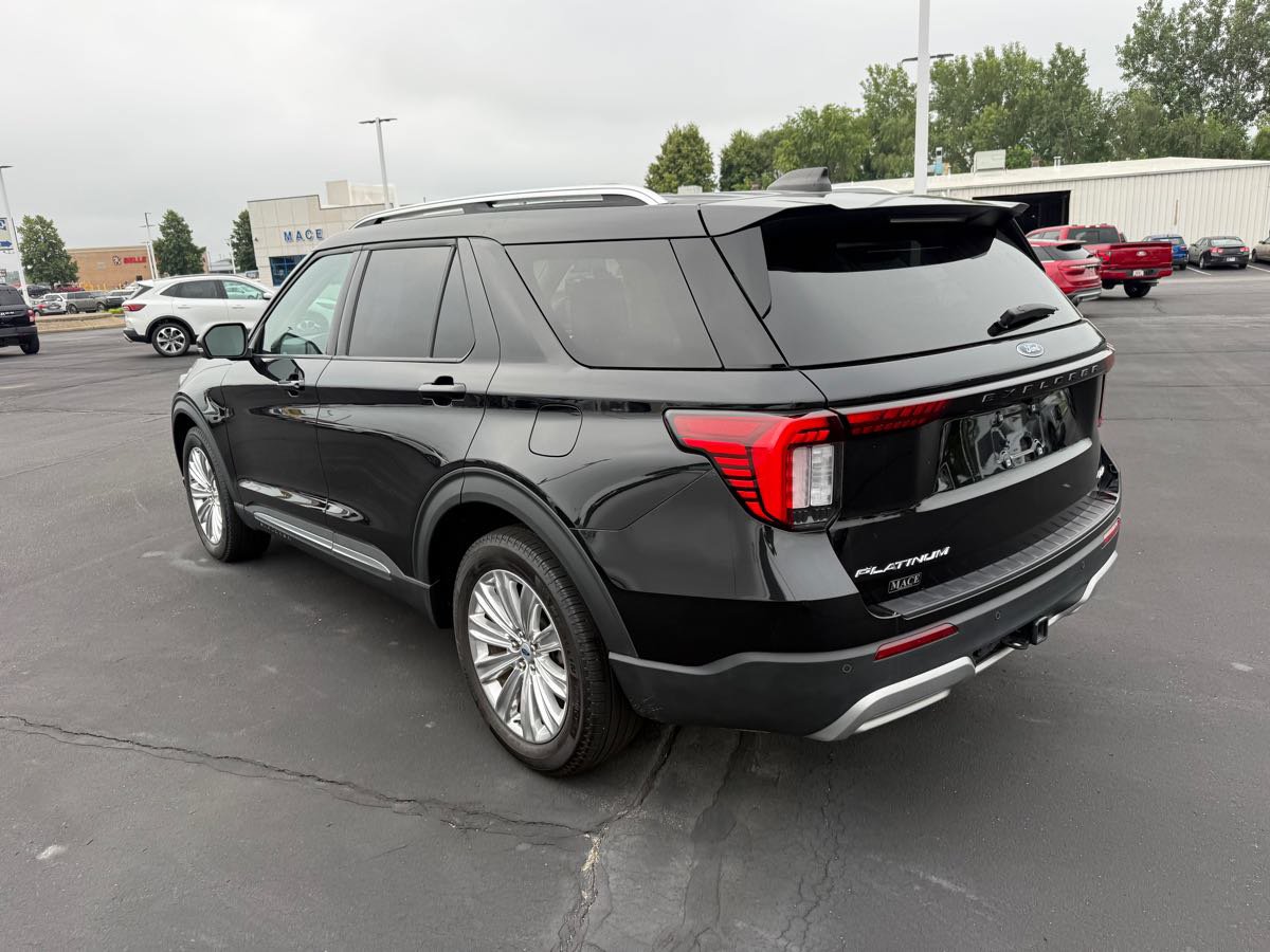 Used 2025 Ford Explorer Platinum w/ LUX Leather Package AWD/4WD image 4