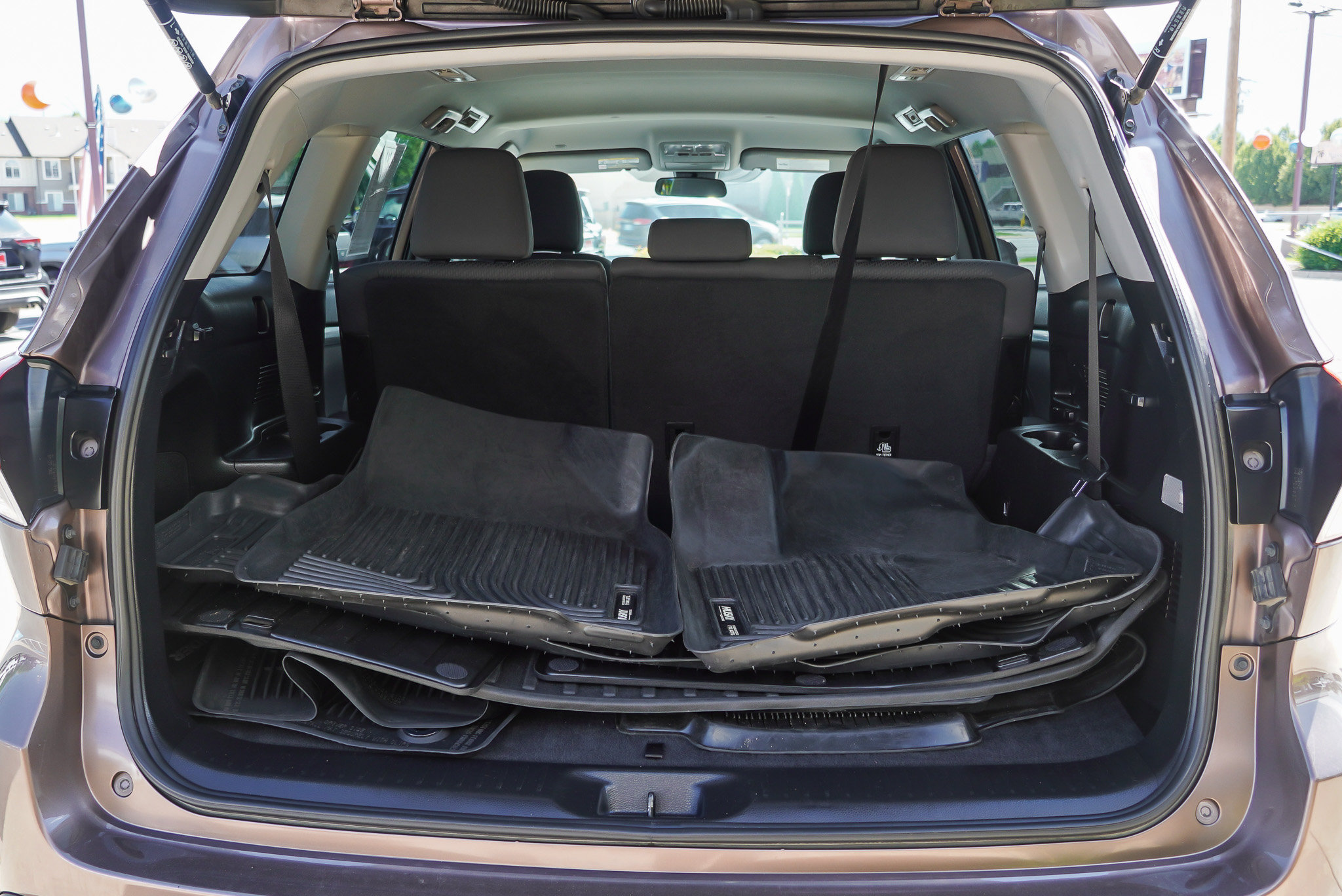 Used 2019 Toyota Highlander LE AWD/4WD image 14