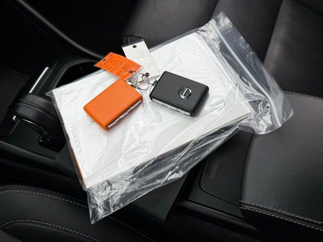 Used 2021 Volvo XC40 T5 Momentum image 4