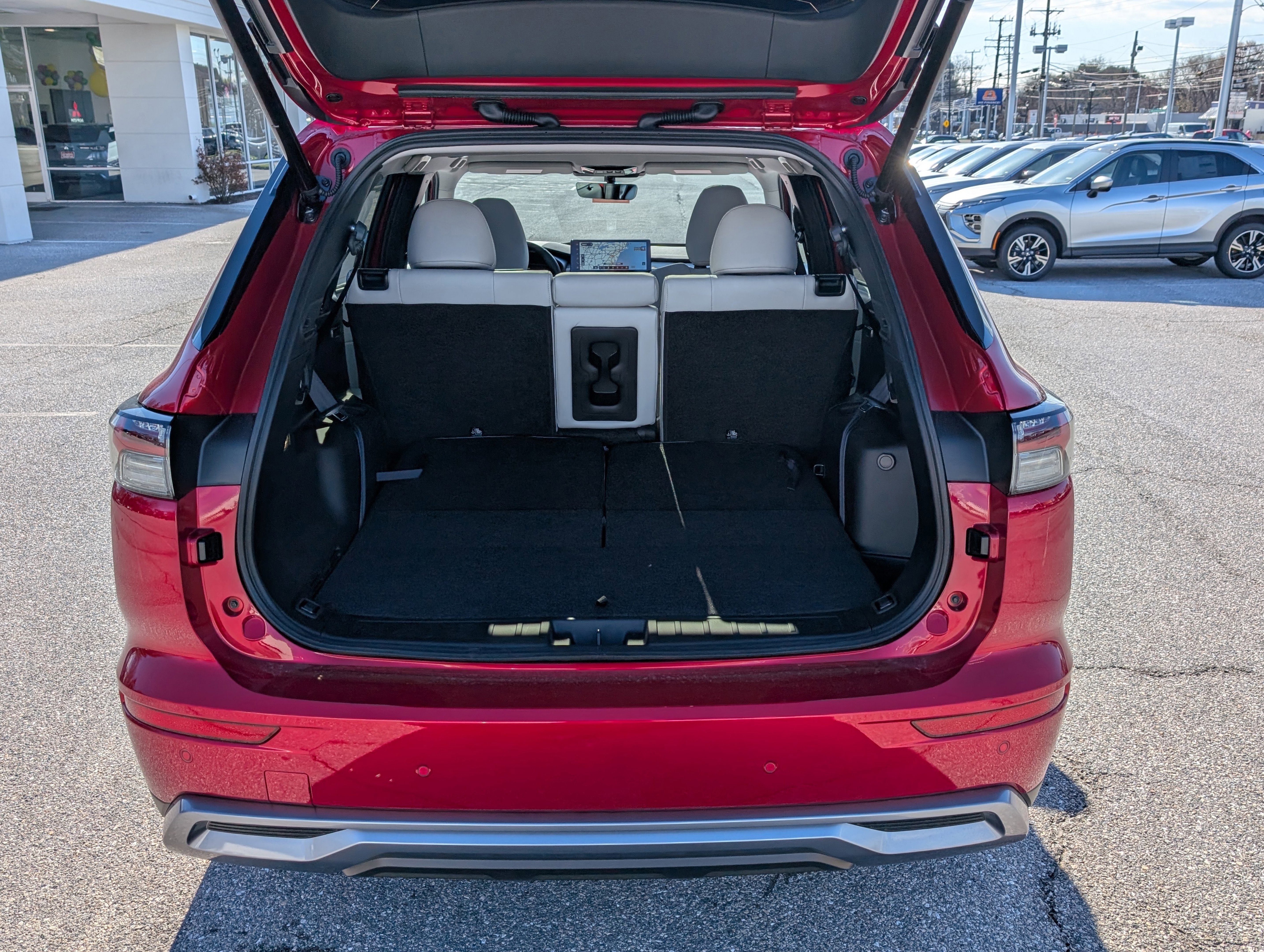 New 2025 Mitsubishi Outlander SE image 12