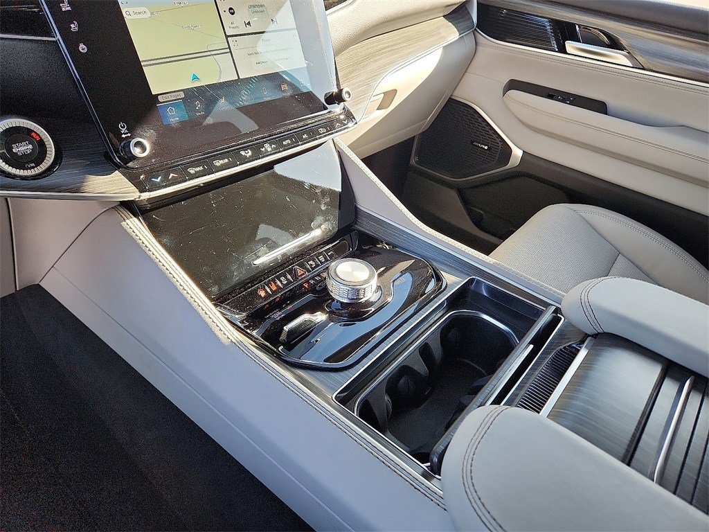 Used 2024 Jeep Wagoneer Series II image 26