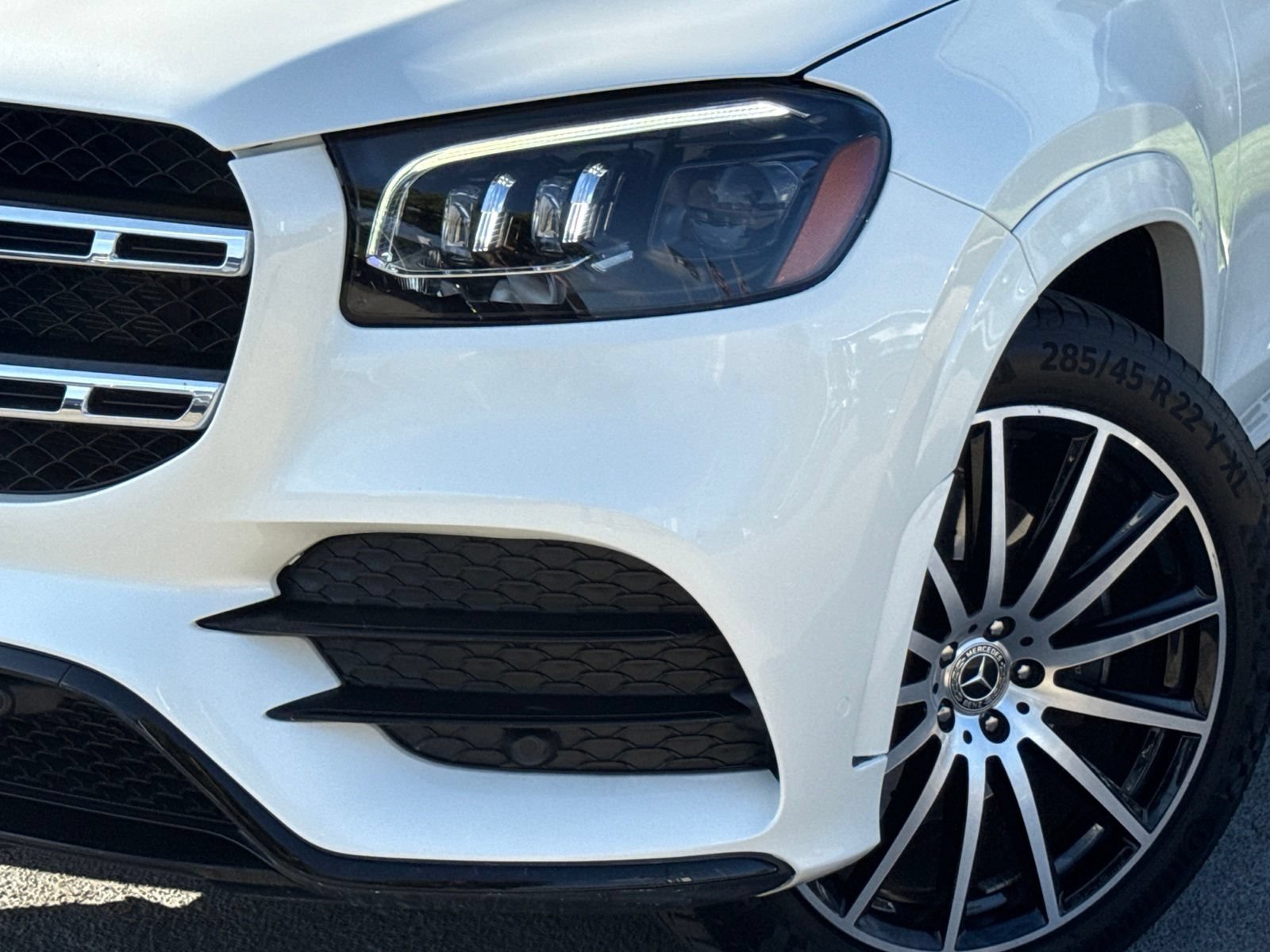 Used 2023 Mercedes-Benz GLS 580 4MATIC image 3