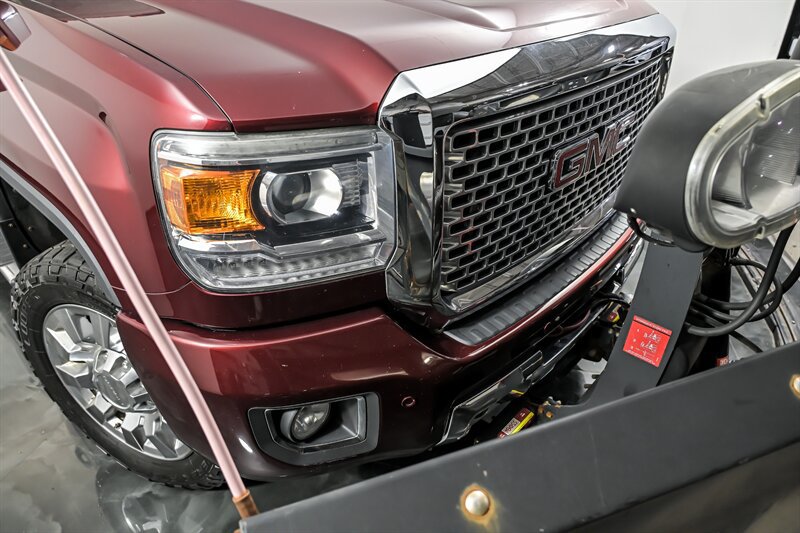 Used 2016 GMC Sierra 2500 Denali w/ Duramax Plus Package AWD/4WD image 3