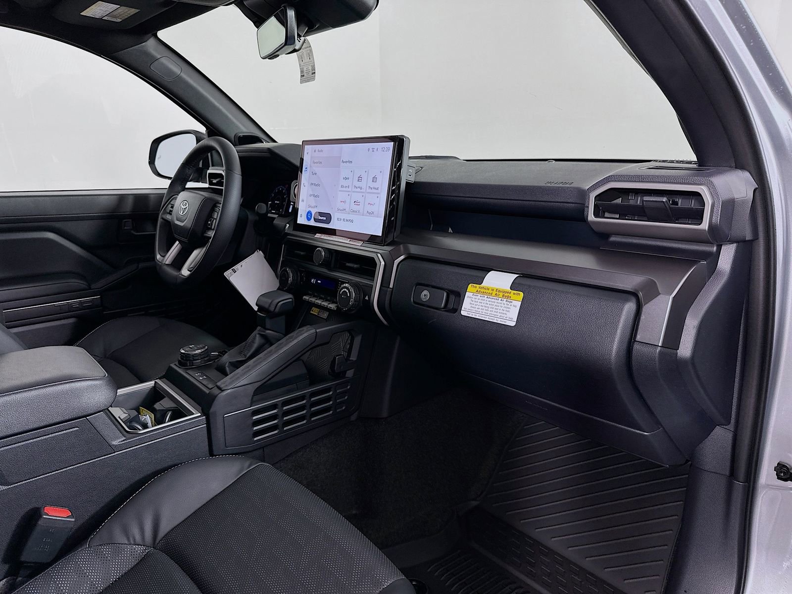 New 2025 Toyota 4Runner TRD Off-Road Premium AWD/4WD image 31