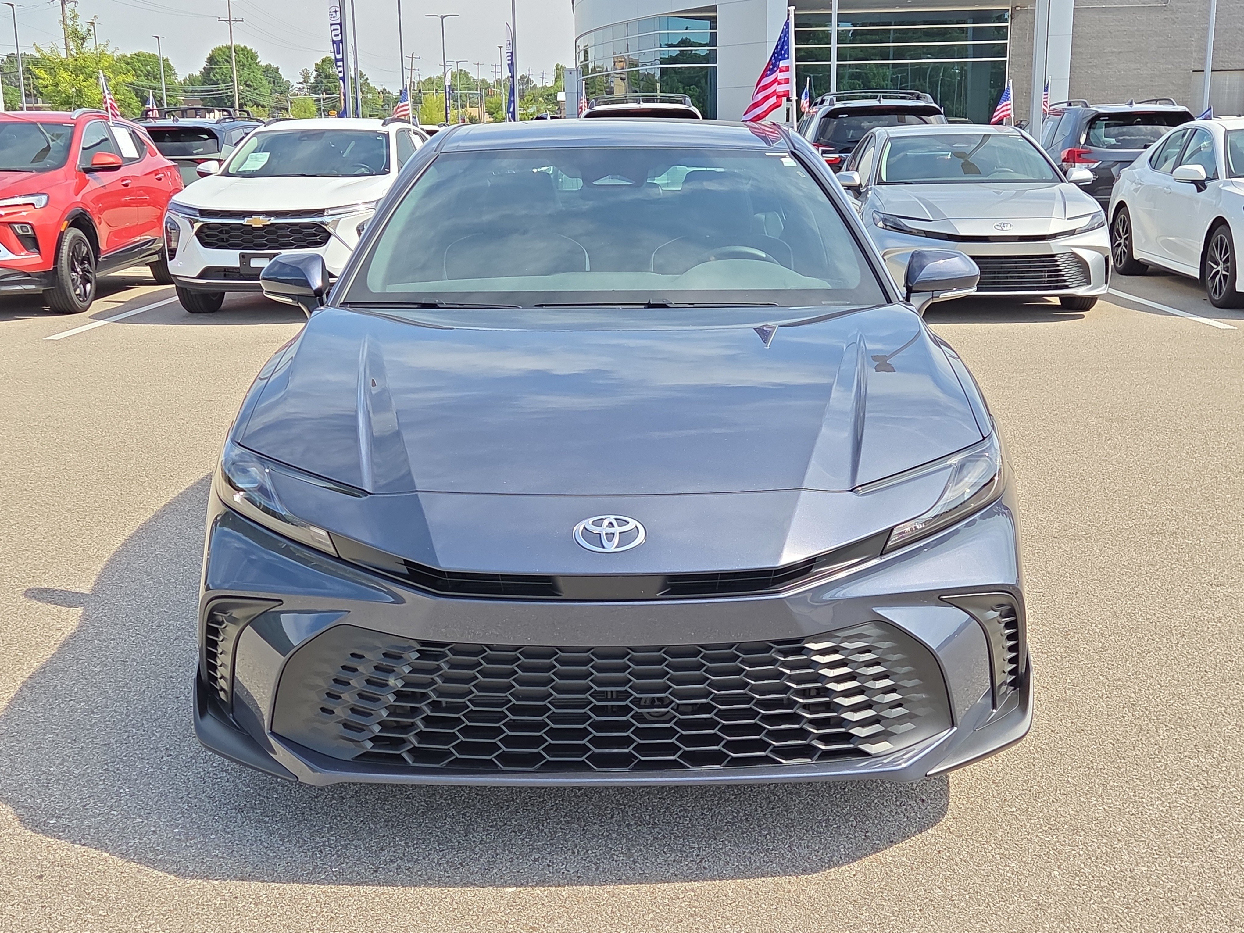 Used 2026 Toyota Camry SE FWD image 8