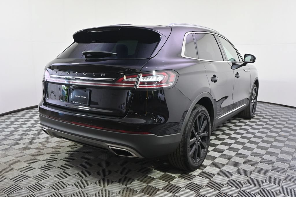 Used 2023 Lincoln Nautilus Reserve w/ Monochromatic Package AWD/4WD image 6