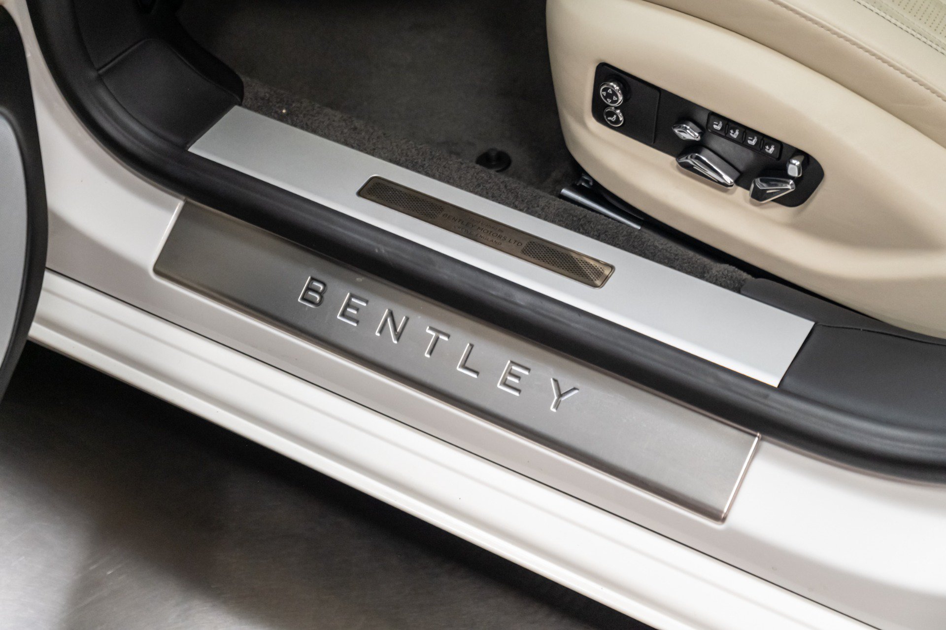 Used 2021 Bentley Flying Spur W12 AWD/4WD image 26
