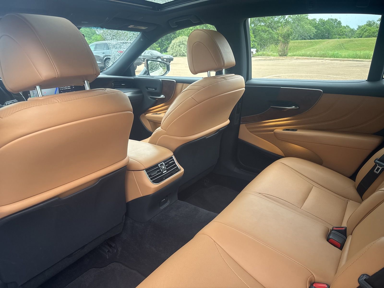 Used 2022 Lexus LS 500 RWD image 22
