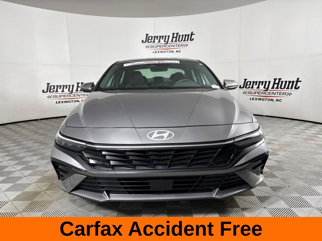 Used 2024 Hyundai Elantra SEL w/ Convenience Package FWD image 3