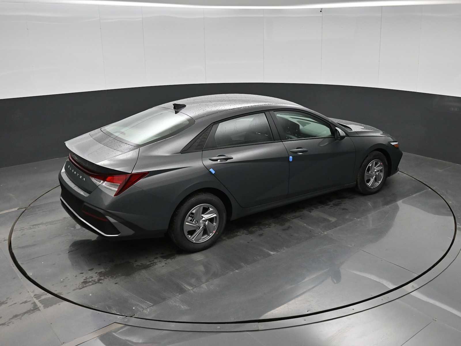 New 2026 Hyundai Elantra SE FWD image 29