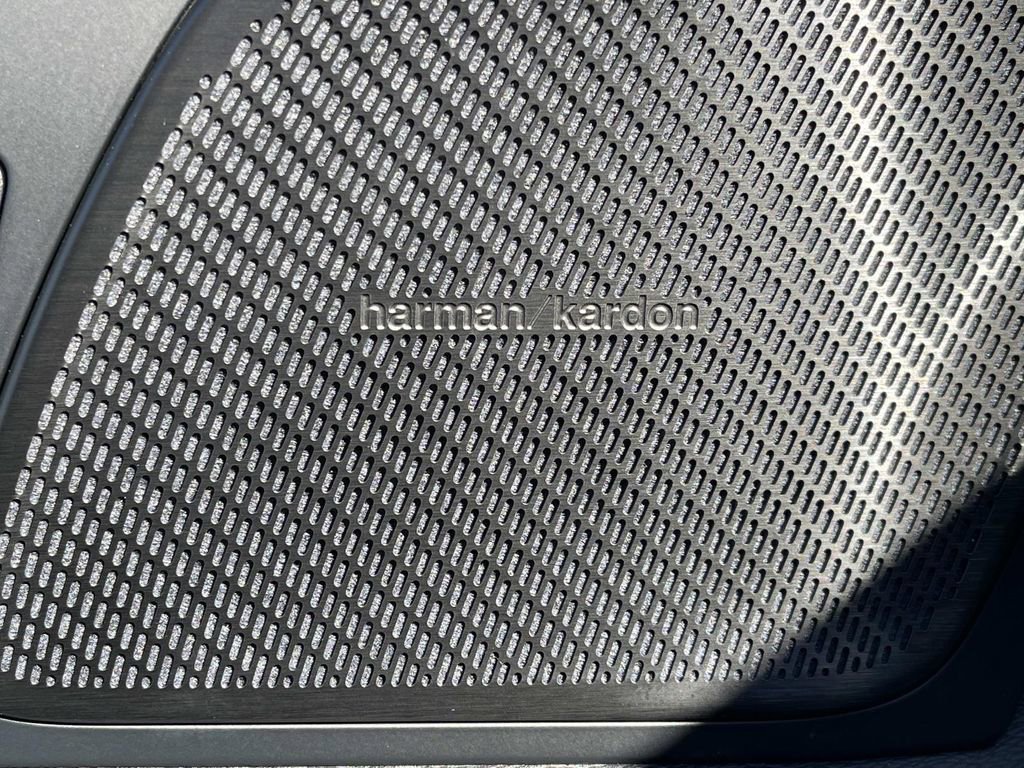 New 2026 Volvo XC60 B5 Plus w/ Climate Package image 25