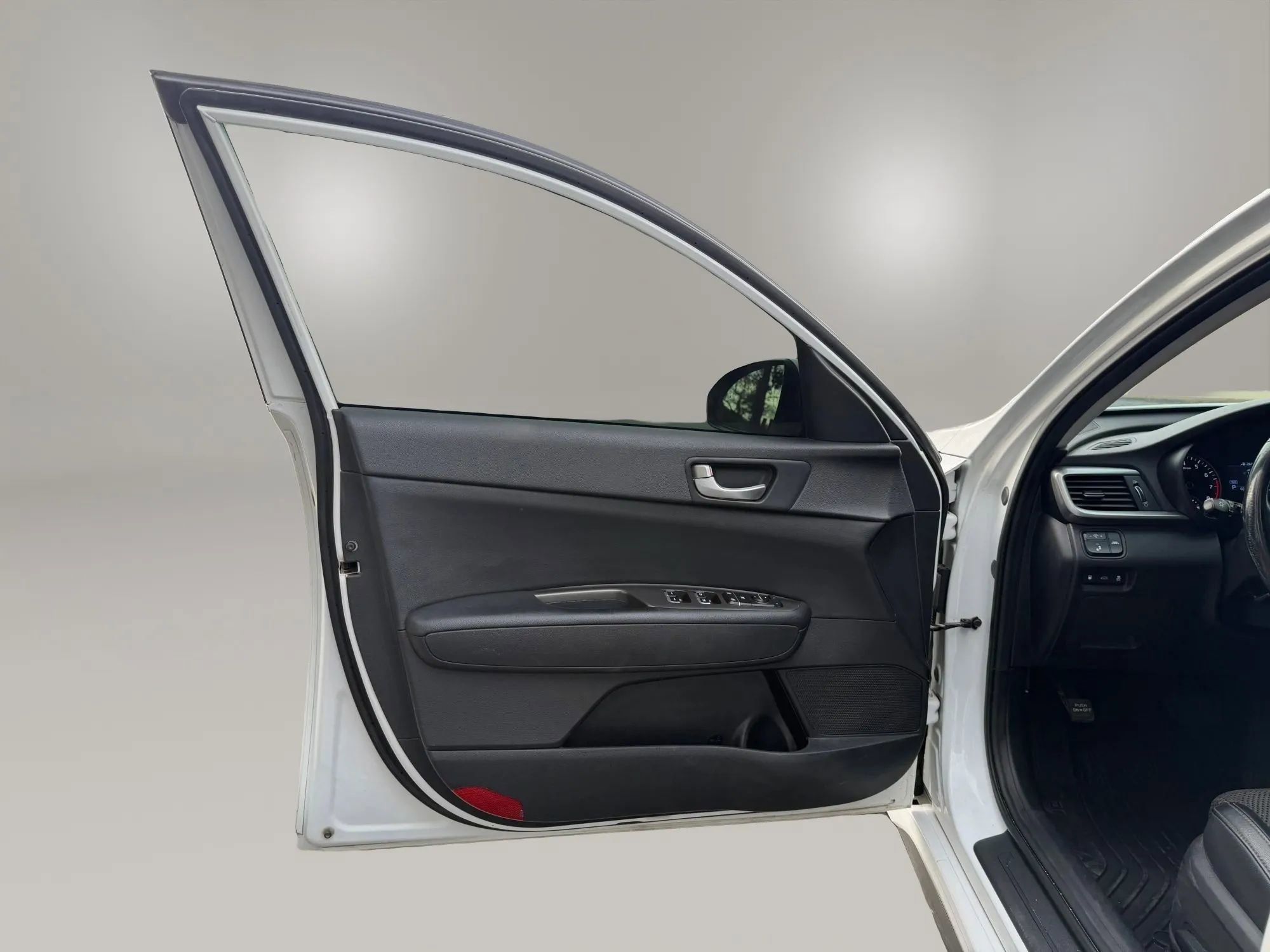 Used 2020 Kia Optima S image 12