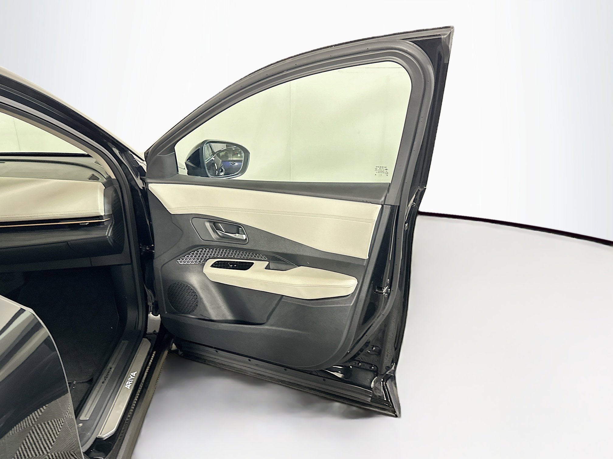 Used 2024 Nissan Ariya AWD image 34
