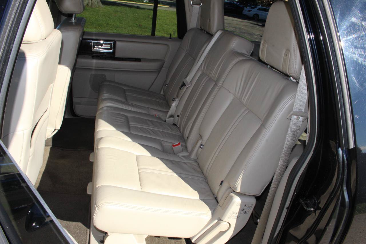 Used 2016 Lincoln Navigator L Select AWD/4WD image 35