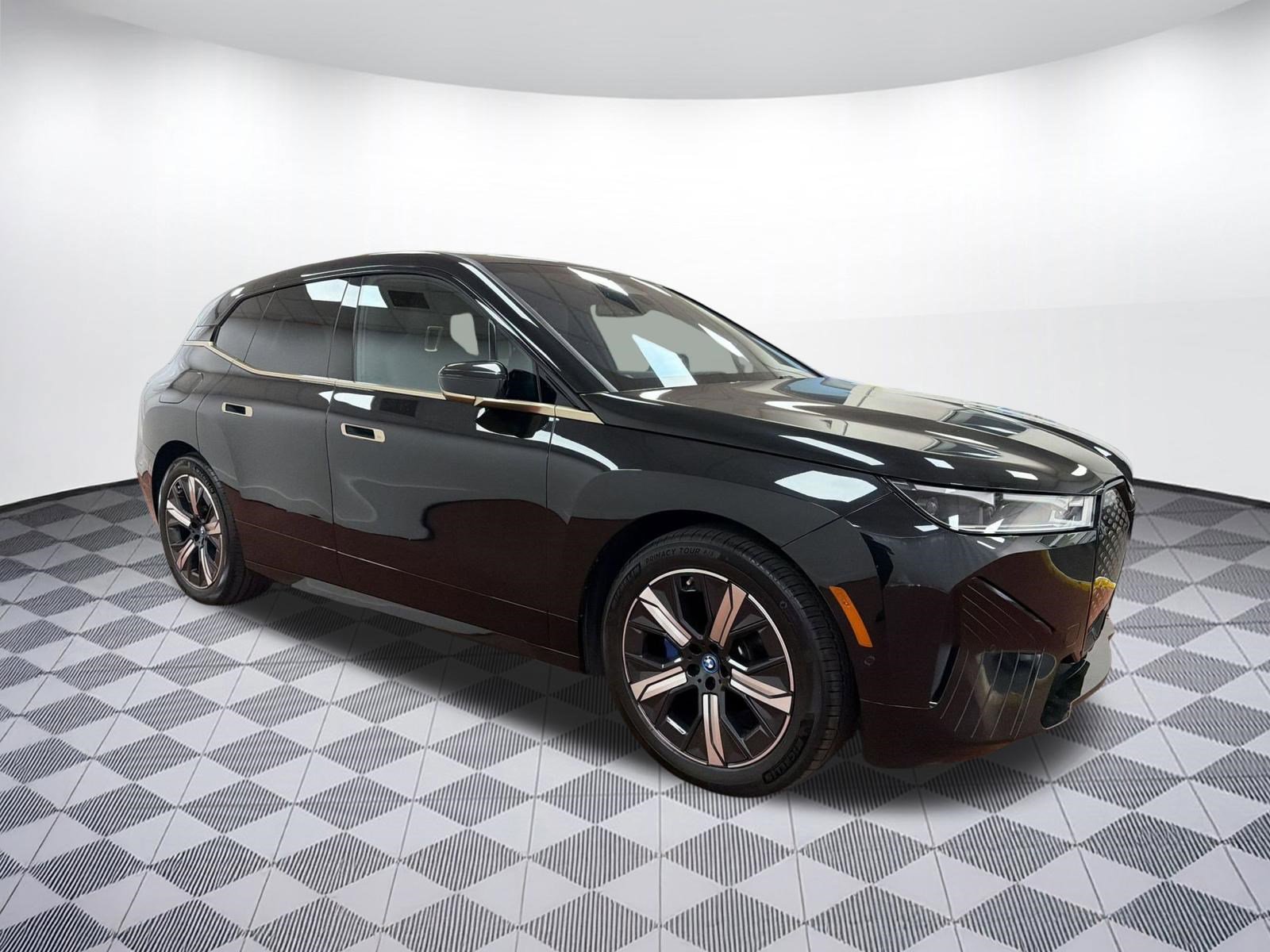 Certified 2023 BMW iX xDrive50 w/ Premium Package image 7