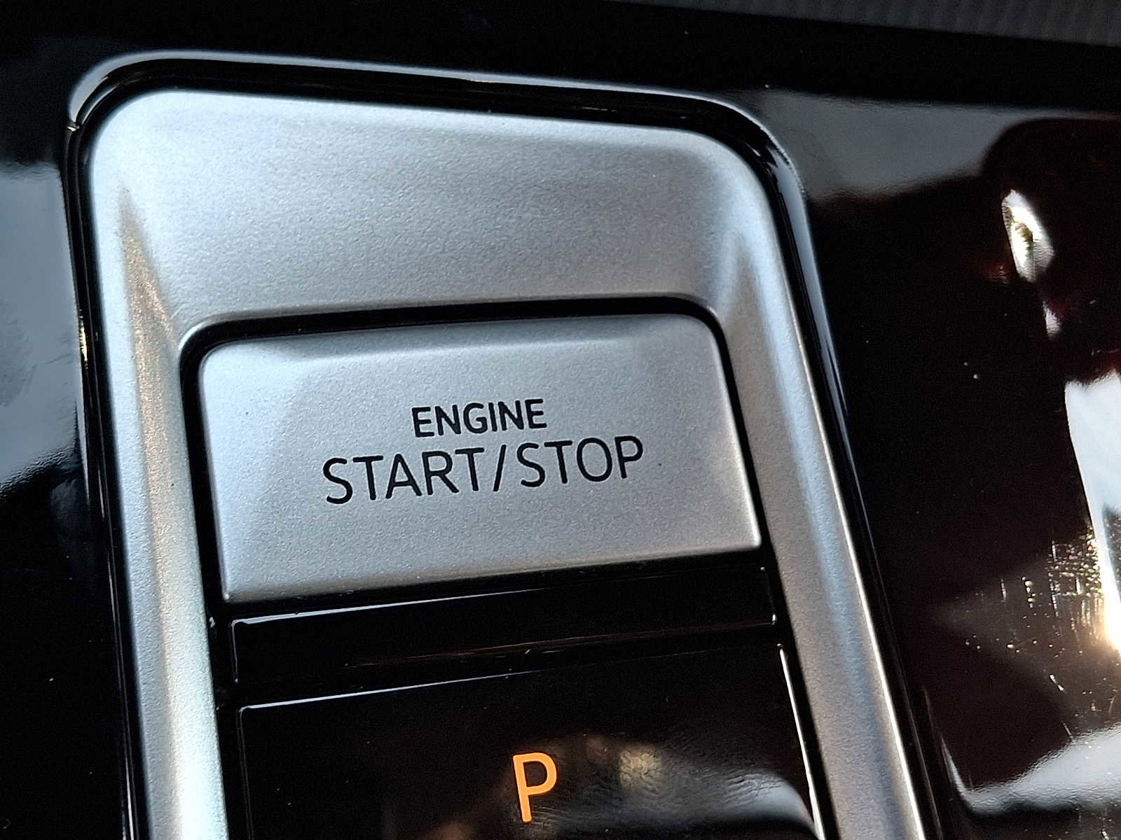 Used 2025 Volkswagen Atlas SEL Premium R-Line image 22