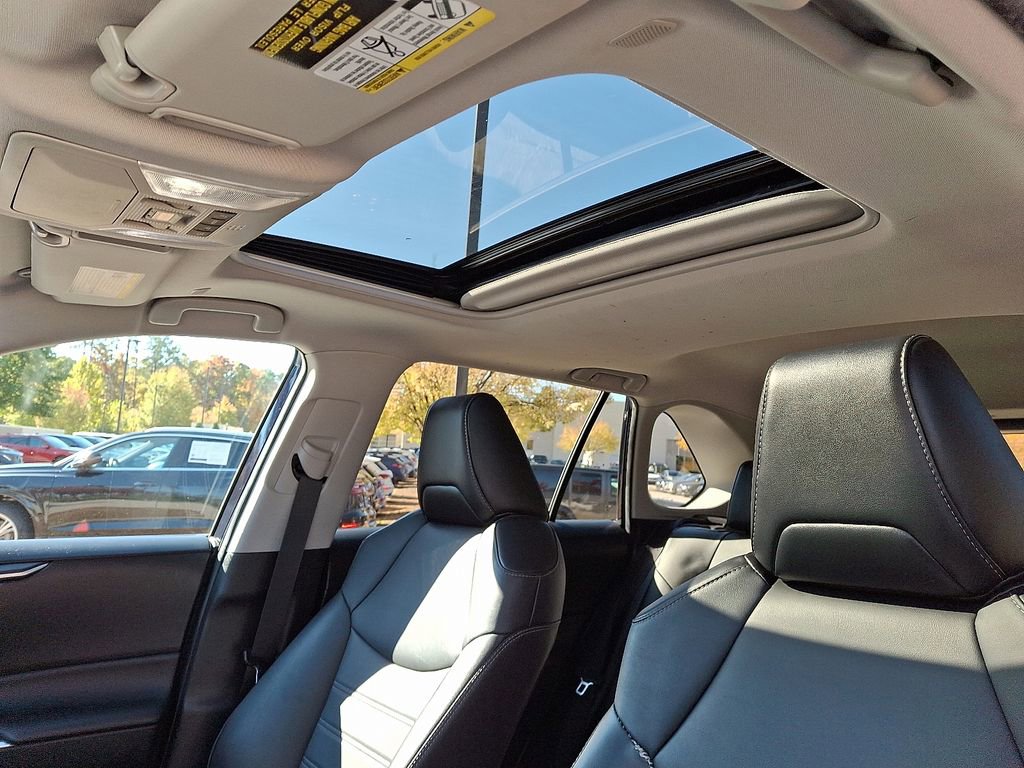 Used 2023 Toyota RAV4 XLE Premium image 15