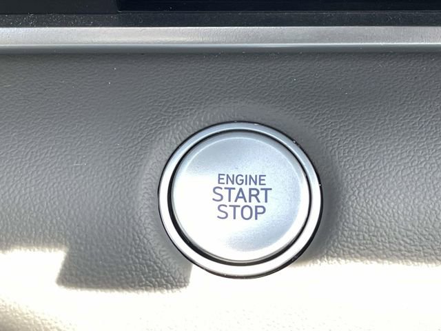 Certified 2025 Hyundai Elantra Sport image 24