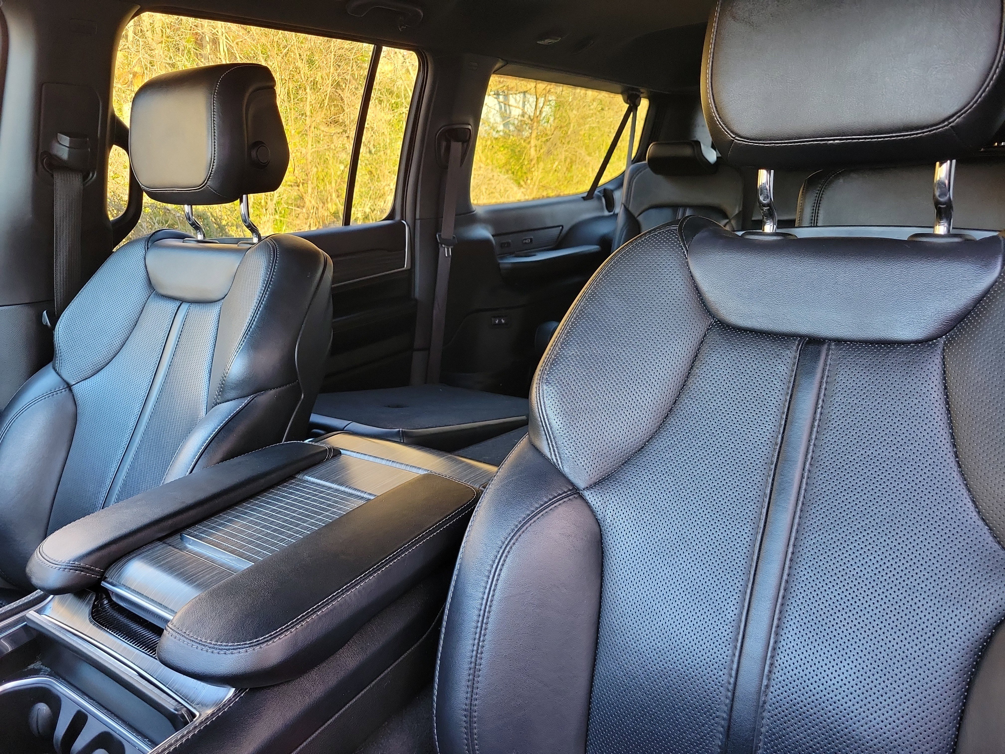 Used 2024 Jeep Wagoneer L Series II image 16