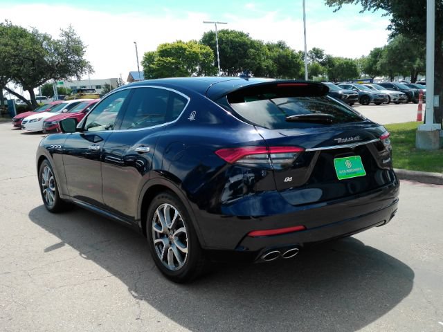 Used 2021 Maserati Levante AWD/4WD image 13