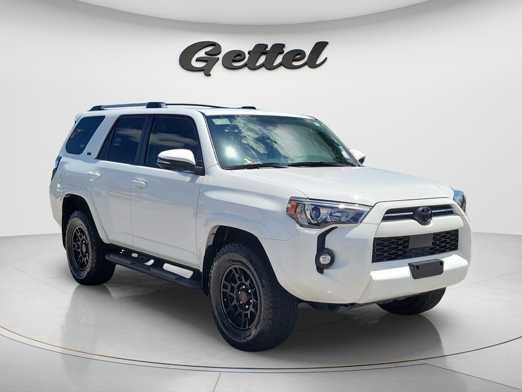 Certified 2023 Toyota 4Runner SR5 Premium w/ Moonroof Package AWD/4WD image 4