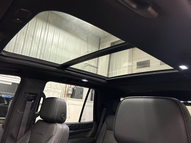 Used 2022 GMC Yukon Denali w/ Max Trailering Package image 32