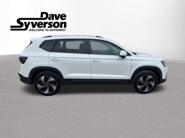 New 2025 Volkswagen Taos SE image 4