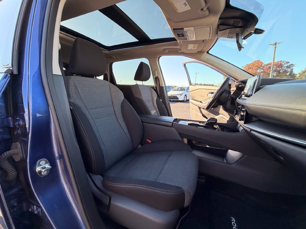 Used 2021 Nissan Rogue SV FWD image 29