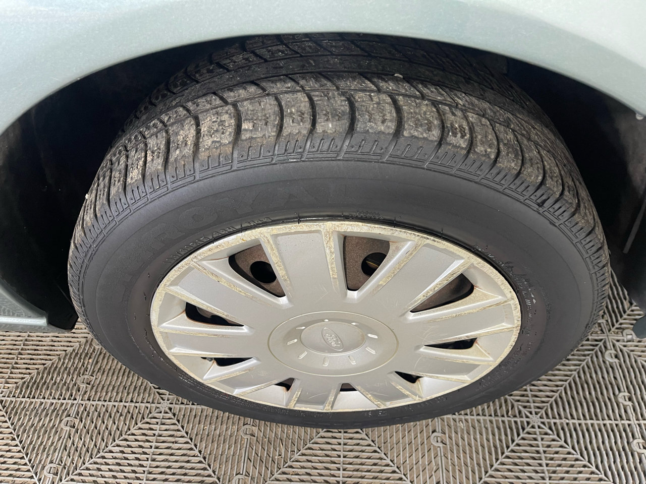 Used 2004 Ford Focus SE image 11