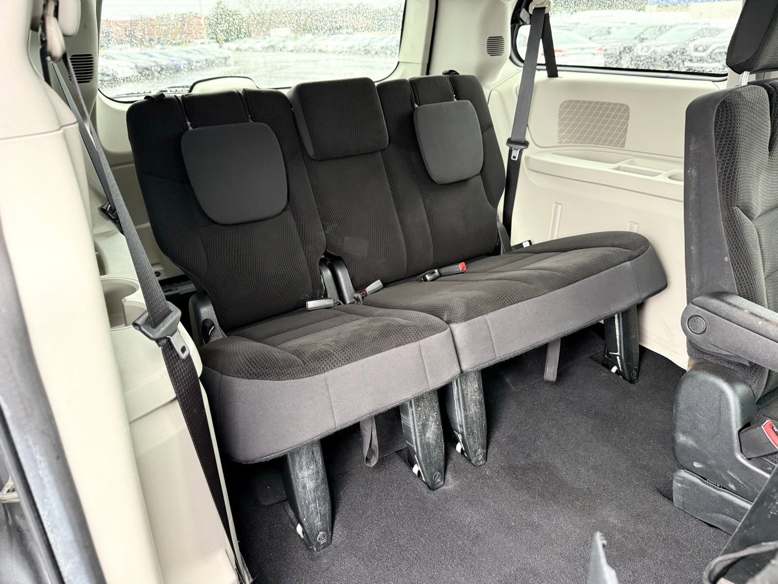 Used 2018 Dodge Grand Caravan SE w/ UConnect Hands-Free Group image 22