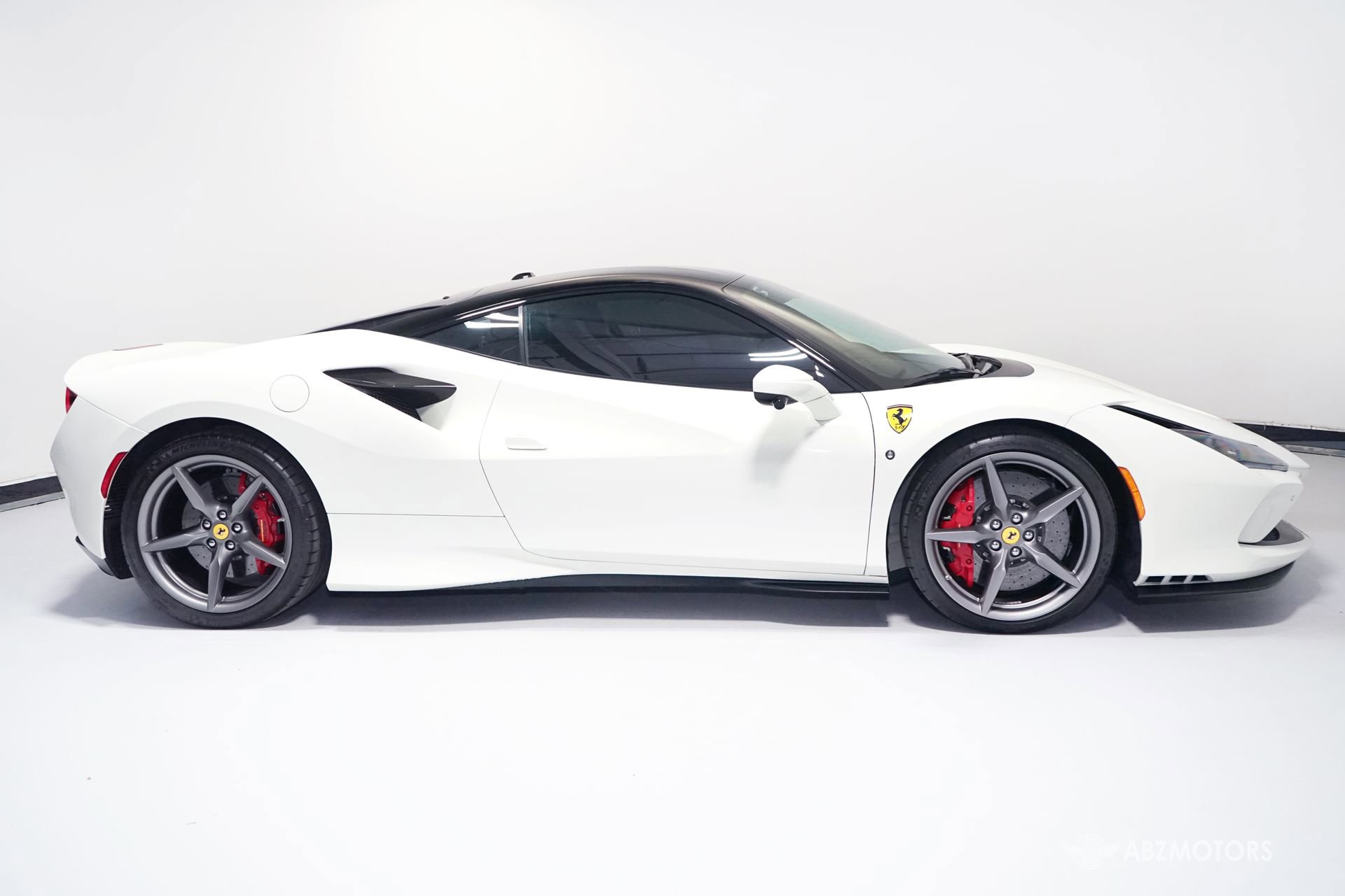 Used 2022 Ferrari F8 Tributo image 4