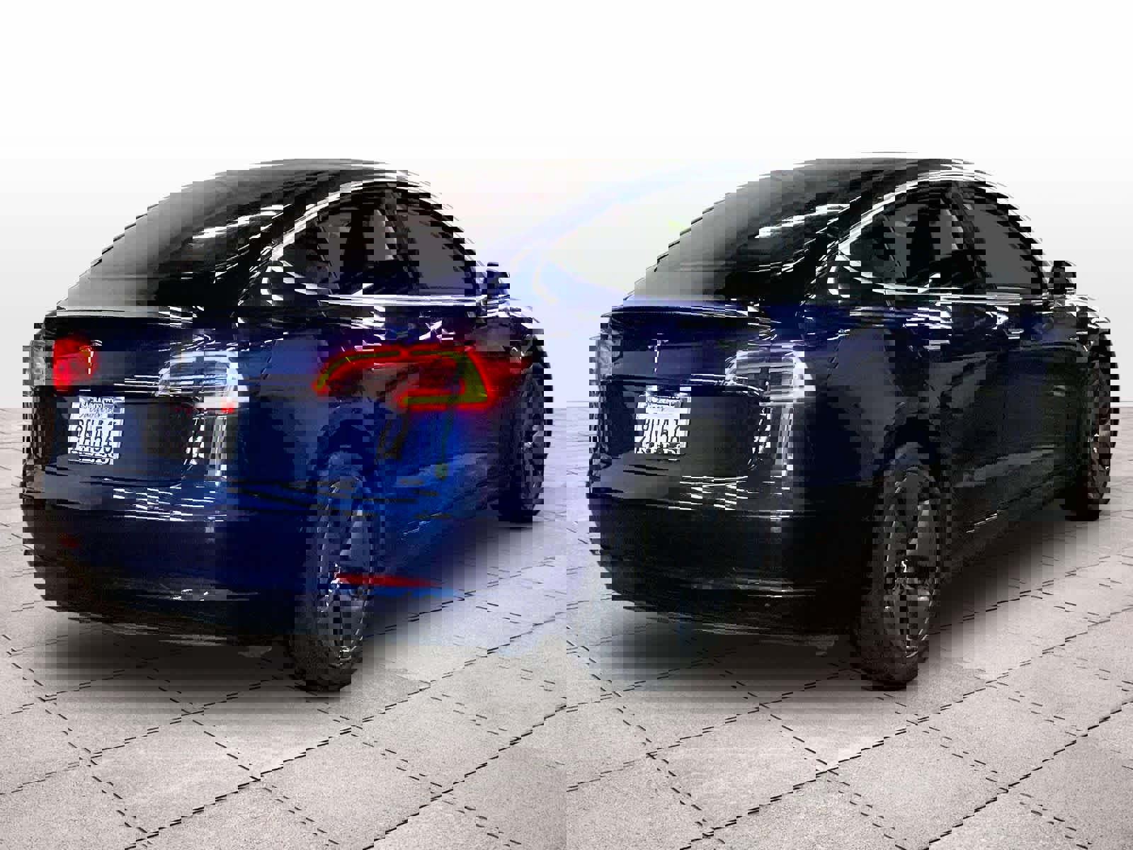 Used 2018 Tesla Model 3 Mid Range image 15