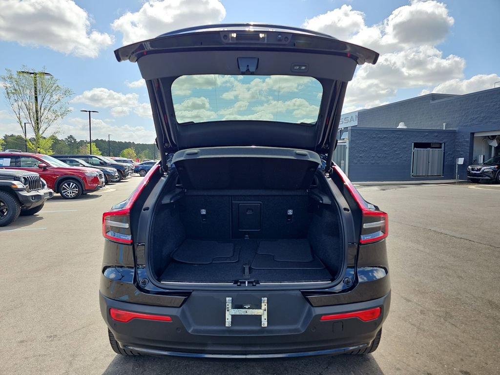 Used 2023 Volvo C40 P8 Recharge Ultimate image 16