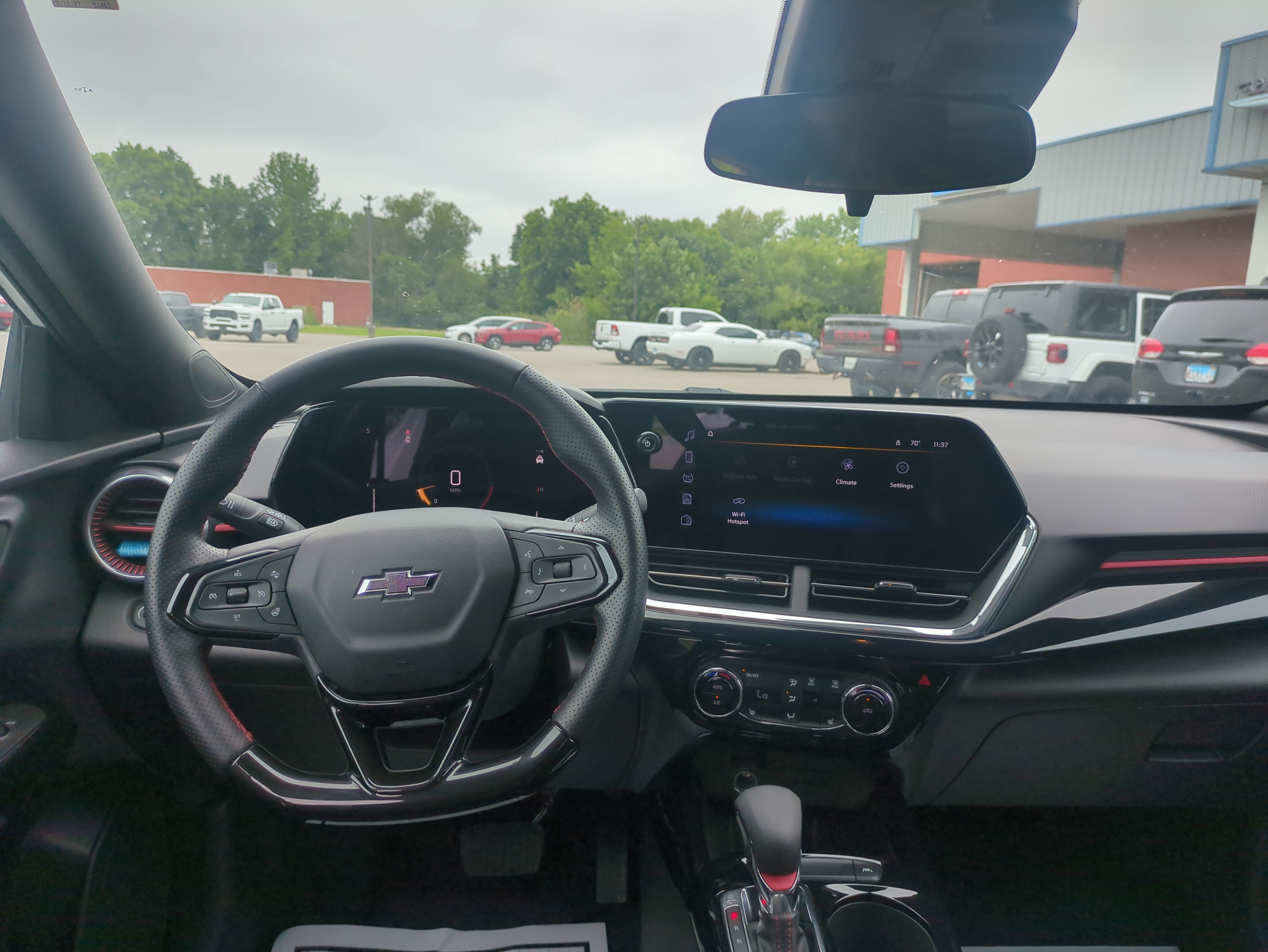 Used 2024 Chevrolet Trax RS FWD image 29