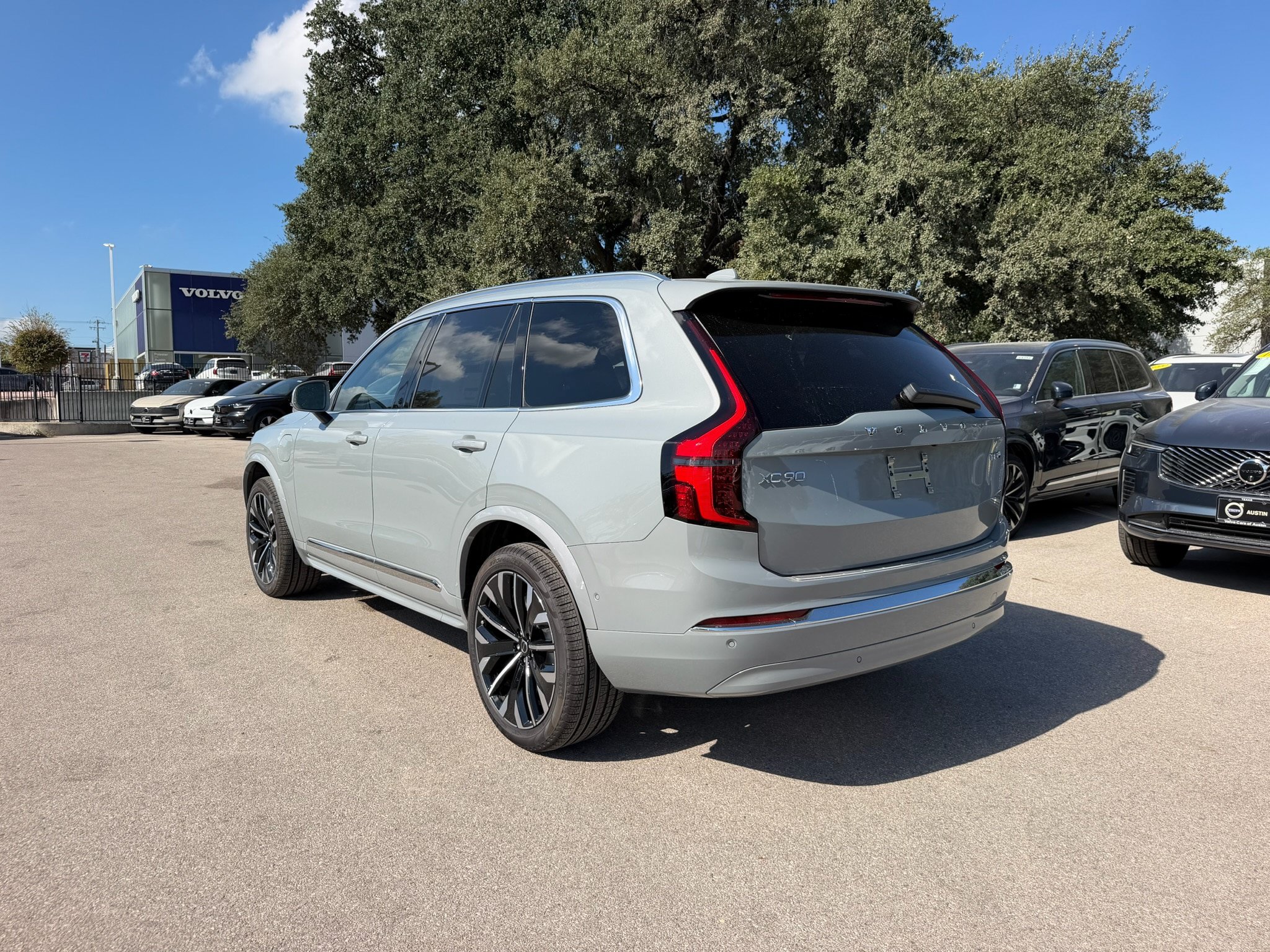 New 2027 Volvo XC90 T8 Bright AWD/4WD image 4